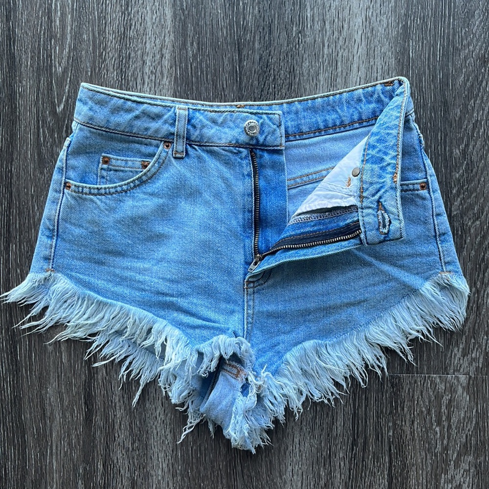 Topshop Kiri Cut-off Denim Shorts Size 2